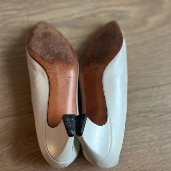 Evan Picone White Leather Pointed Toe Block Kitten Heels - Picture 5 of 5